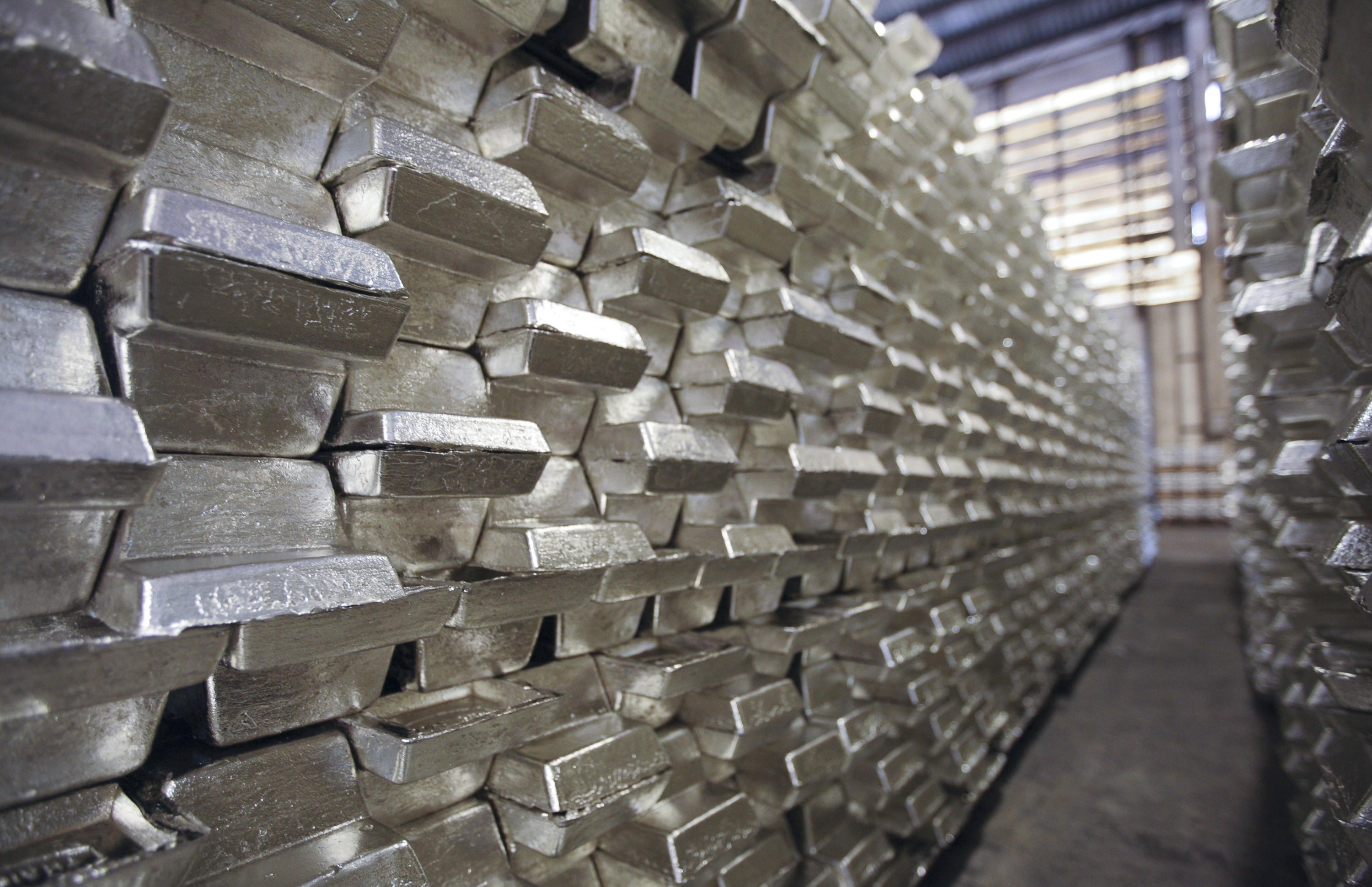 Indonesia addresses tin market frenzy with benchmark price 