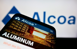 Alcoa agrees deal to acquire Alumina